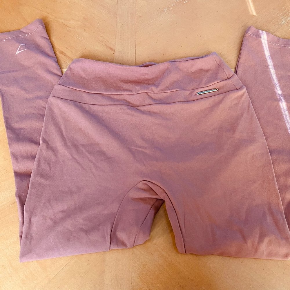 Whitney Simmons leggings in Moab Mountain Brick